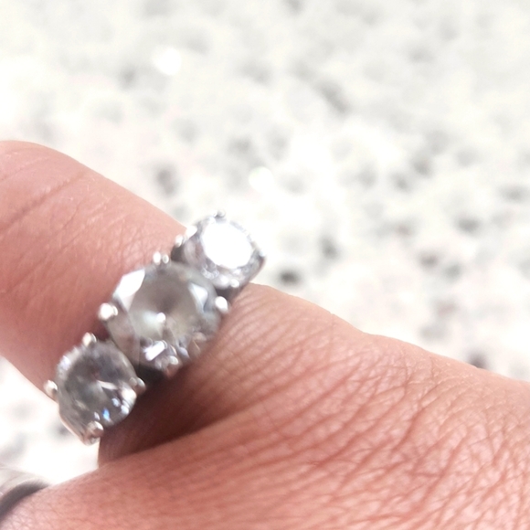 Elegant Silver 925 Women's Ring - Picture 3 of 9